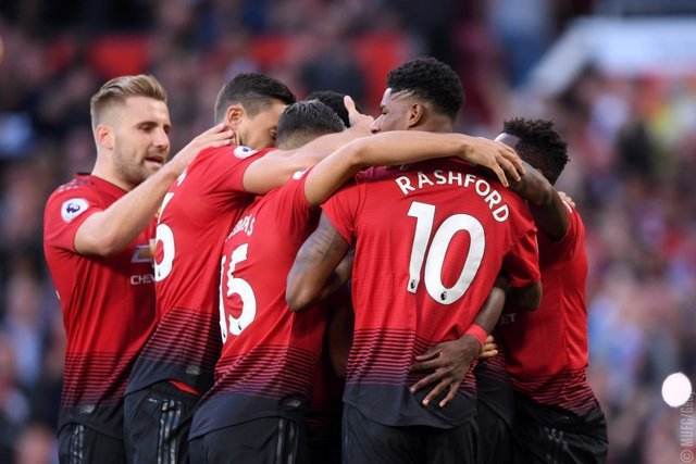 拒绝高价报价是不智之举，德劳伦蒂斯应考虑出售那不勒斯